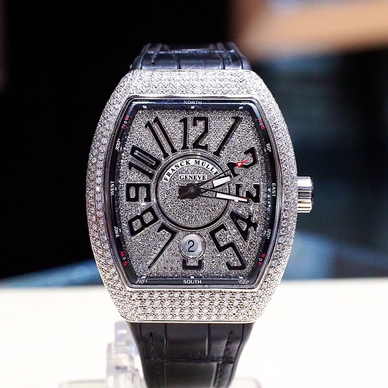 [29682] Franck Muller Vanguard V41 Full Diamond  295,000 