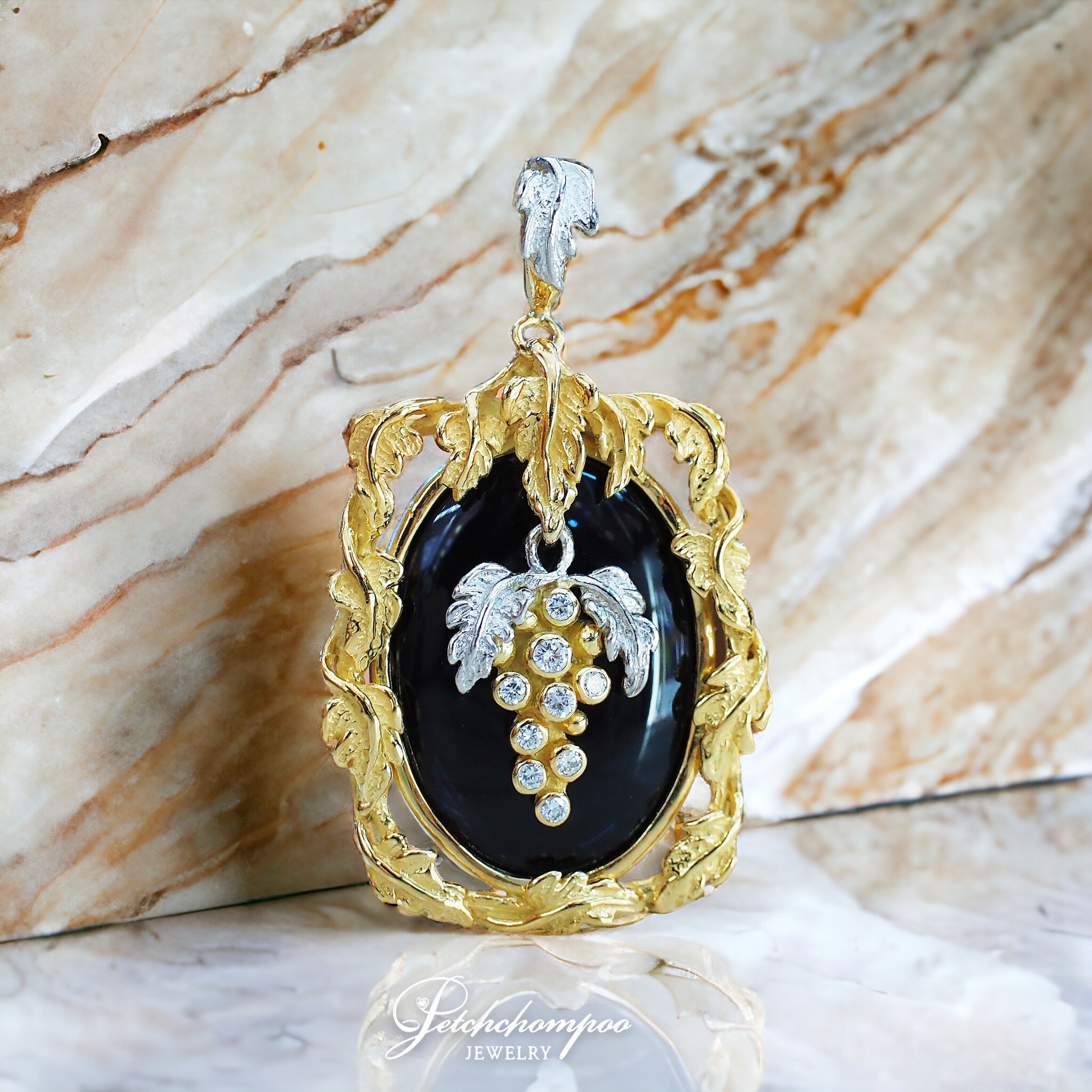 [29117] Black spinel with diamond pendant  59,000 
