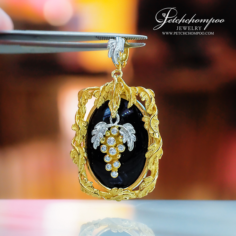 [29117] Vineyard Majesty™  Black Onyx & Diamond Vine Pendant  59,000 