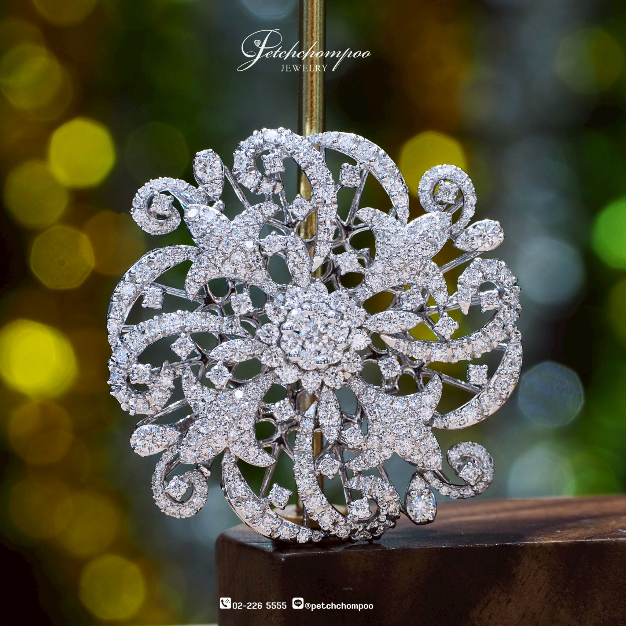 [29464] Diamond brooch  239,000 