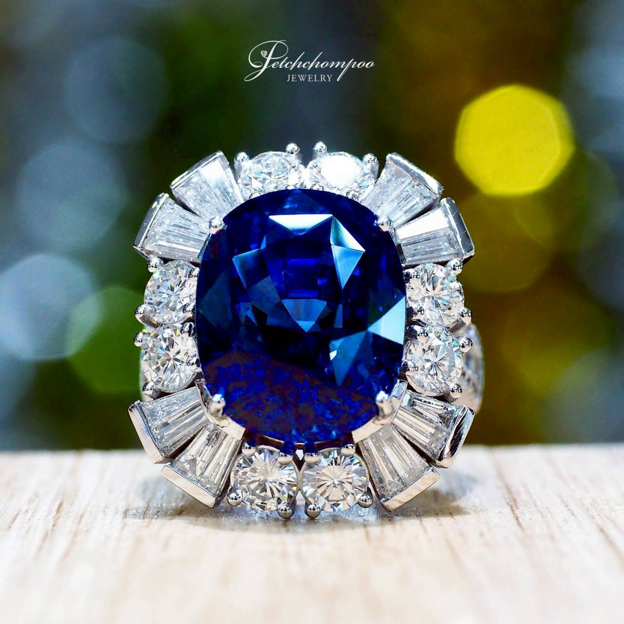 [30536] แหวนไพลิน Royal Blue Sri Lanka Majestic Royal Blue™ 18.01 กะรัต ล้อมเพชร | GFCO  2,850,000 