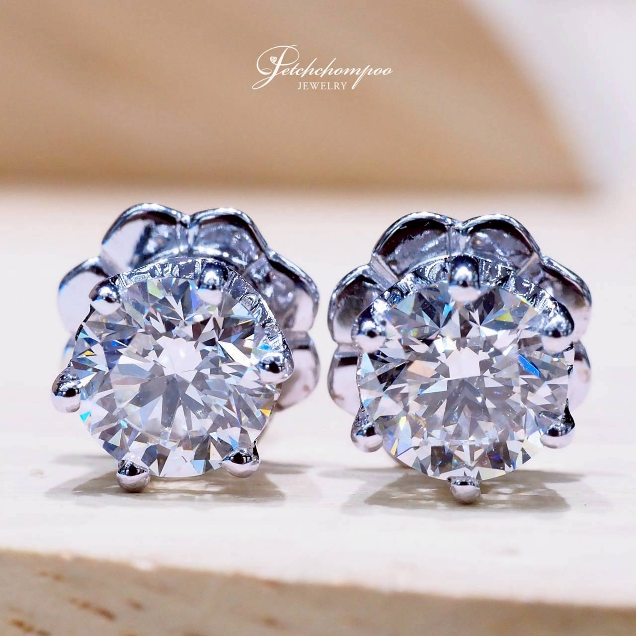 [30847] HA Heavenly Aura diamond earrings, 80 points each  119,000 