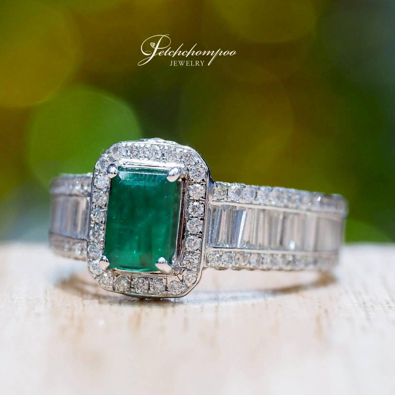 [29908] Emerald Luxe Radiance™ — 1.03 ct Colombian Emerald with Diamond Ring  59,000 