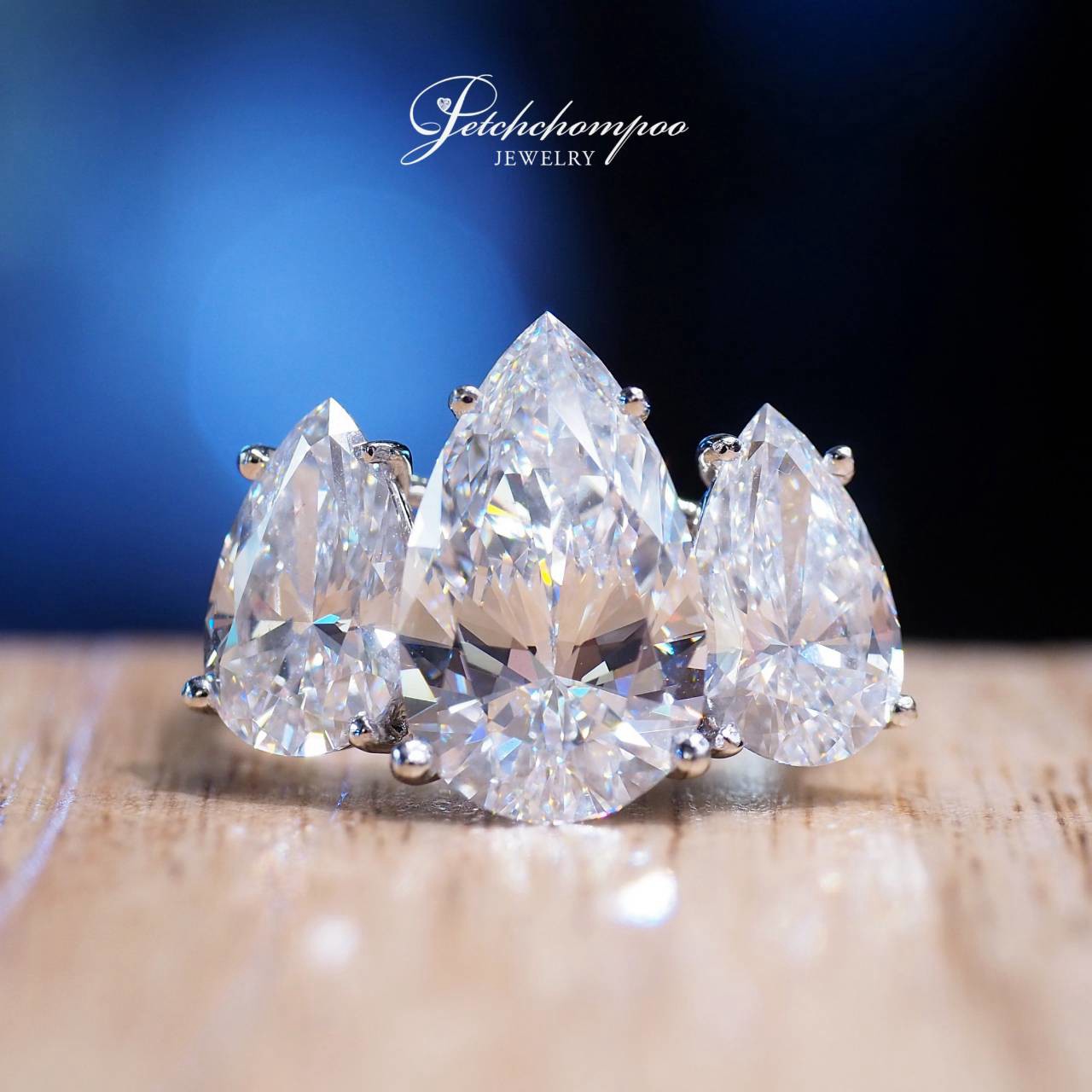[31046] แหวนเพชรทรงหยดน้ำ 3 เม็ดเรียง น้ำ 100 D Color รวม 5.39 กะรัต ไร้ตำหนิ | GIA ลดราคาเหลือ 2,590,000