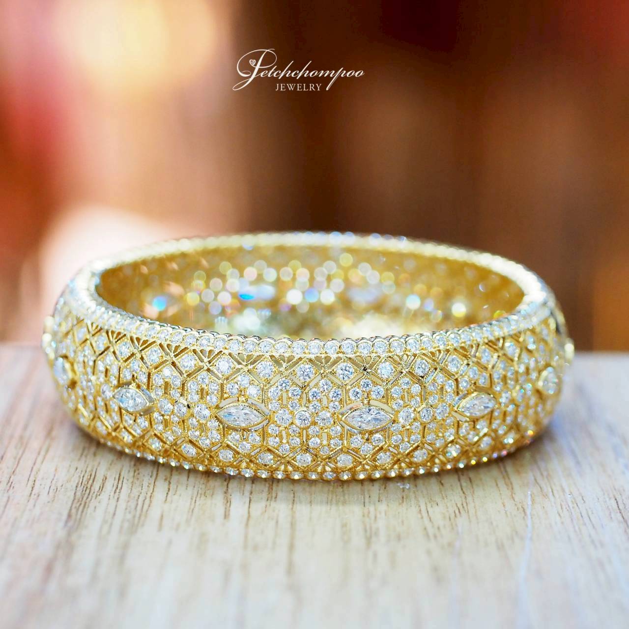 [30612] กำไลเพชรล้ำค่า Majestic Lattice Royale 12.85 กะรัต  390,000 