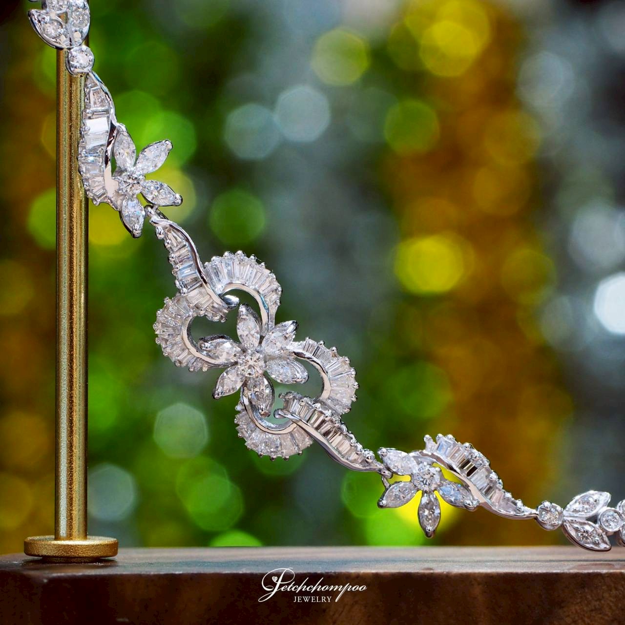 [30186] Floral Grace™ — Elegant Diamond Flower Bracelet 4.33 Carats  149,000 