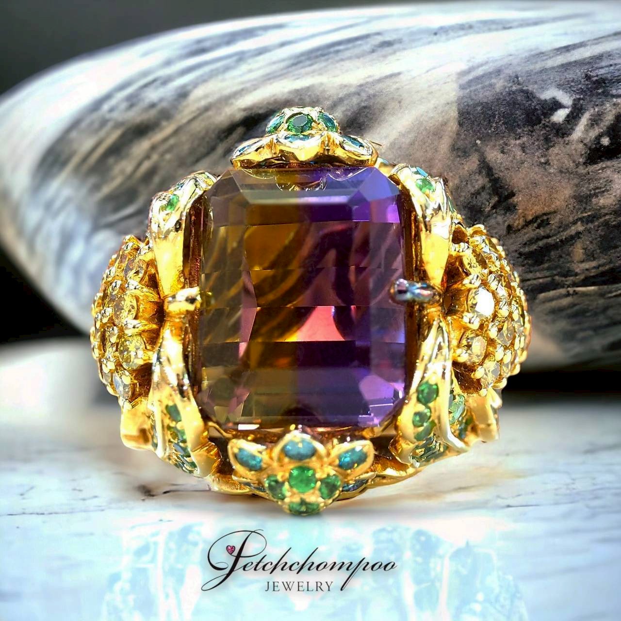 [024618] แหวนทัวร์มาลีนสองสีฝังบุษราคัมและกรีนกราเนต  129,000 