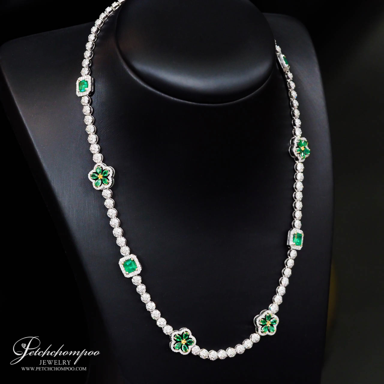 [25216] Co lum bia emerald and diamond necklace  259,000 