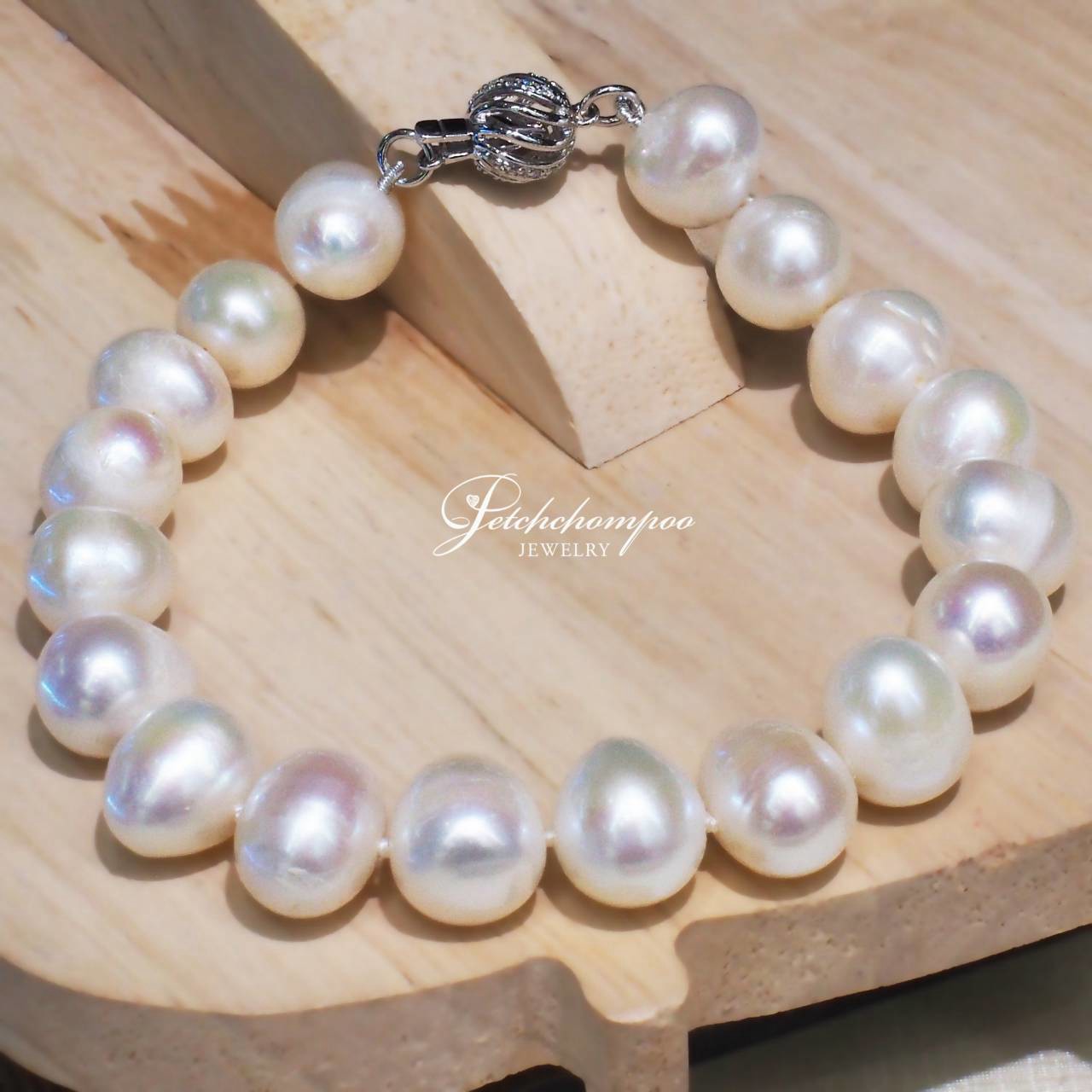 [31101] สร้อยข้อมือไข่มุกแท้ Royal Lustre 11-12mm  29,000 