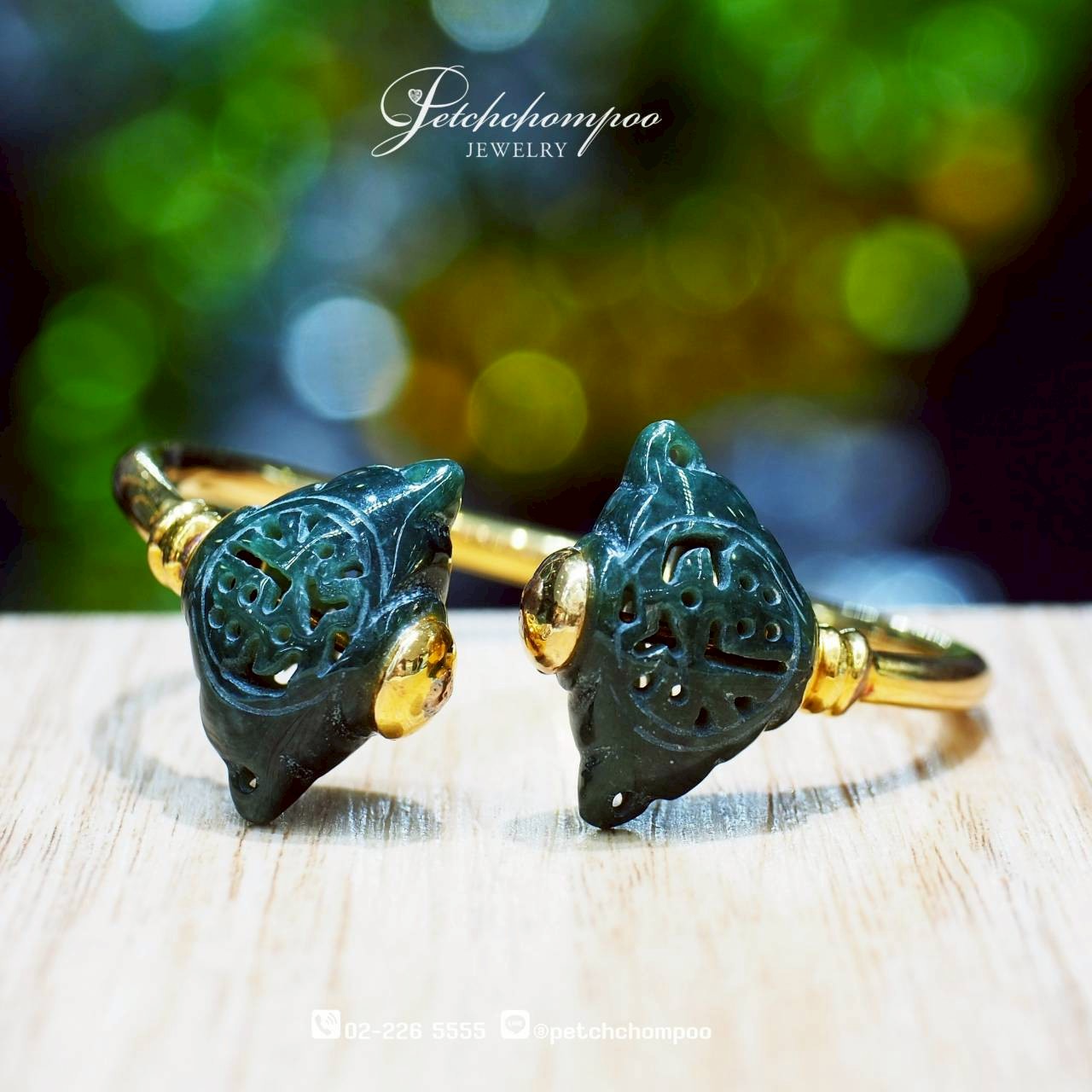 [30225] Lucky Jade Guard™ — Gold Bangle with Carved Jade  59,000 