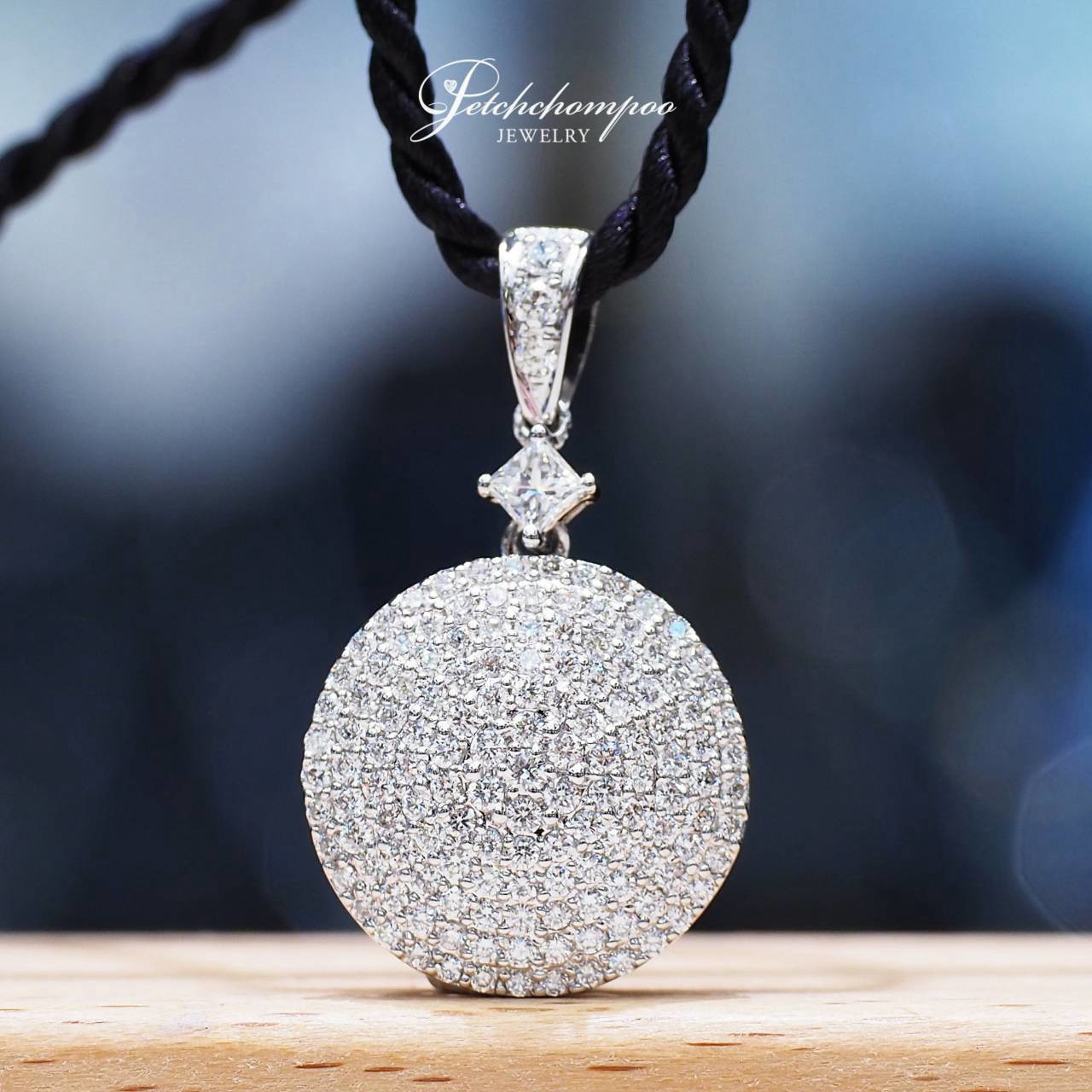 [31133] Luxury Round-Cut Diamond Pendant  49,000 