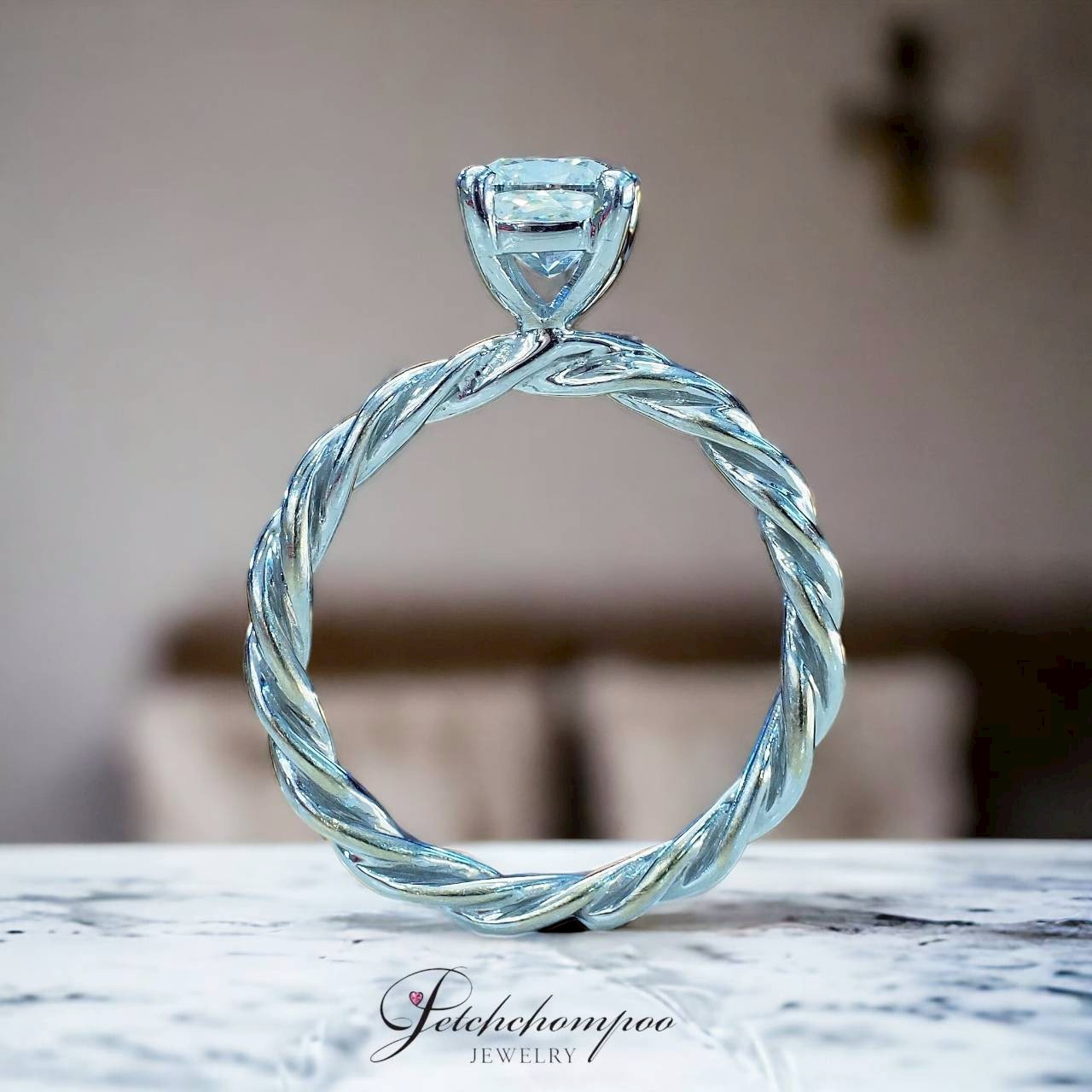 [28526] HRD Cushion Cut diamond ring, 1.20 carat, G VS2 Discount 189,000