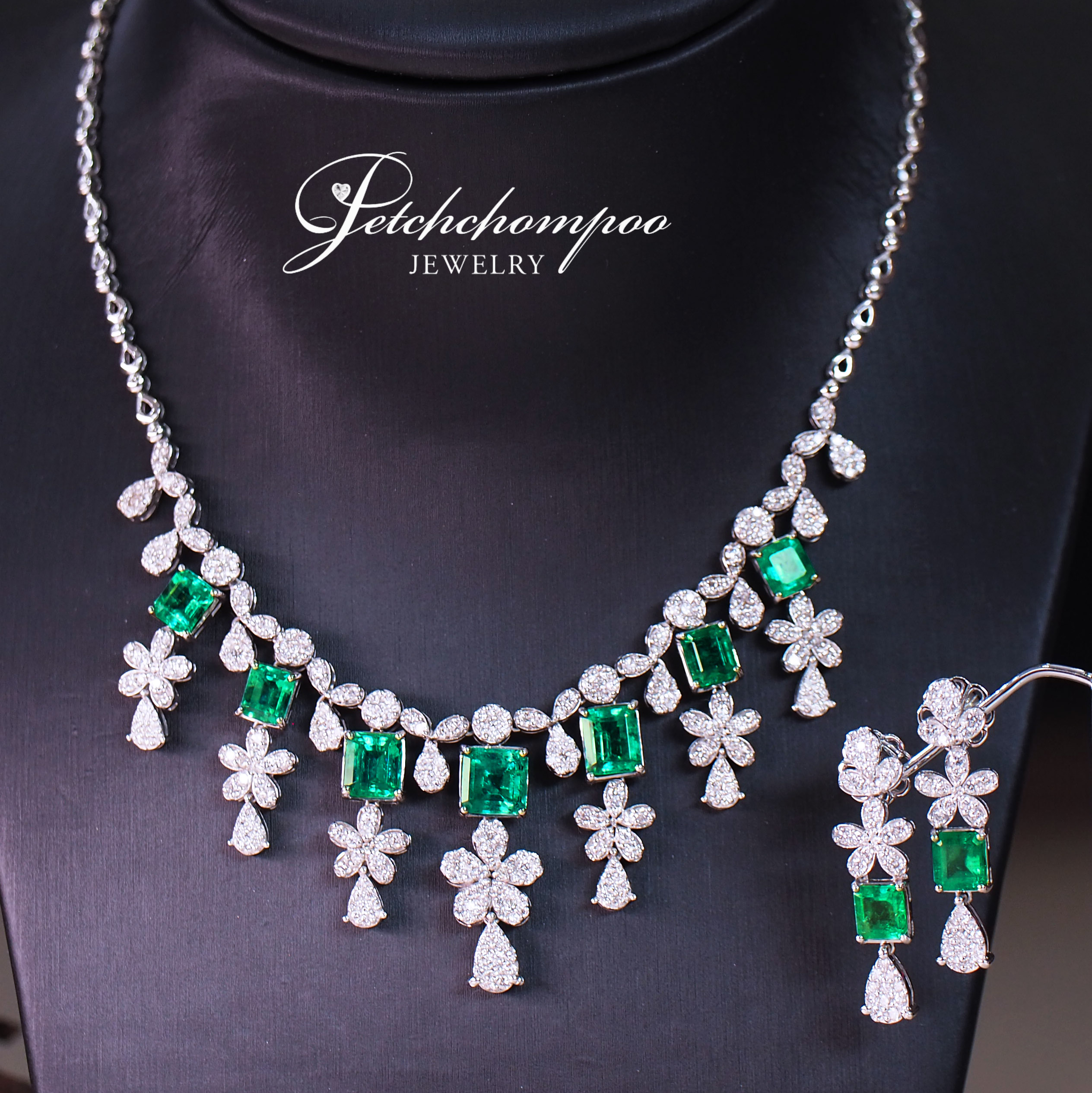 [25974] Emerald Set of Necklace and earring  330,000 
