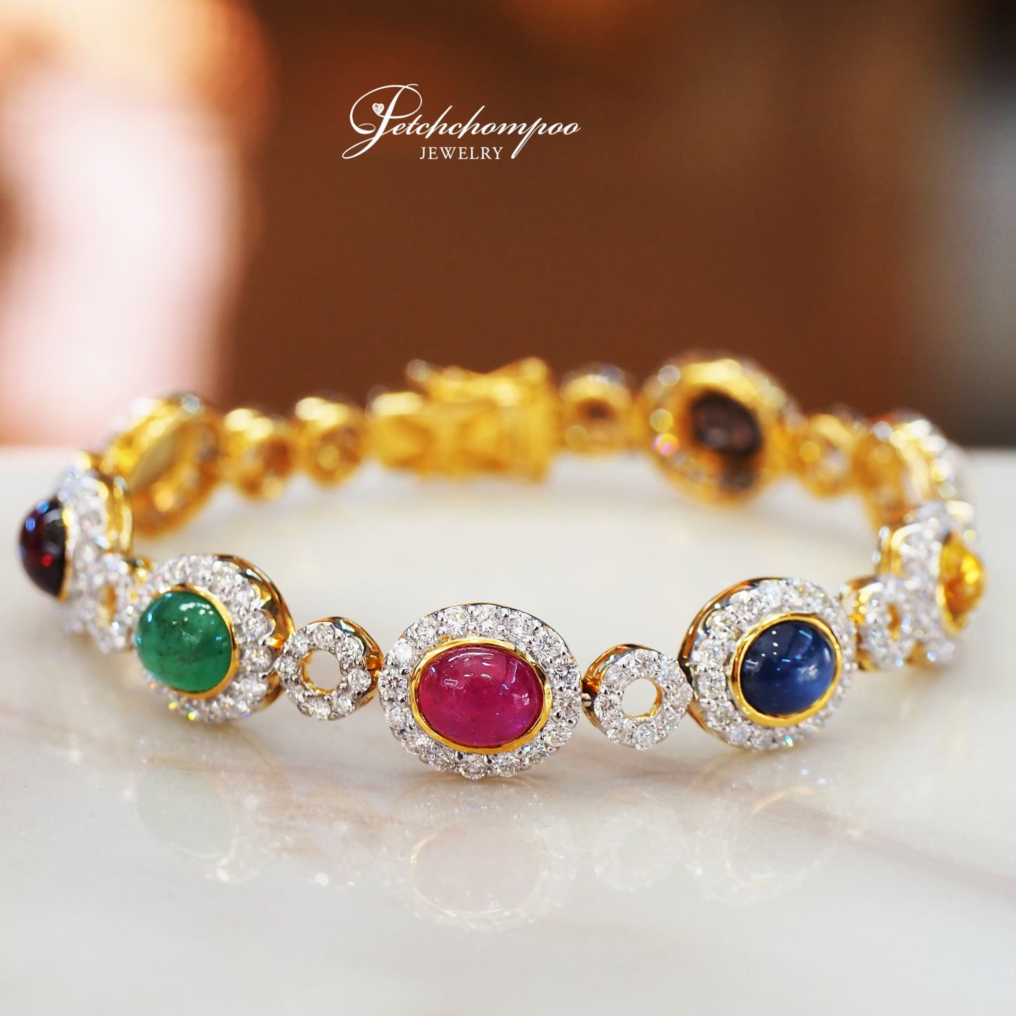 [28078] สร้อยข้อมือนพเก้าฝังเพชร  169,000 