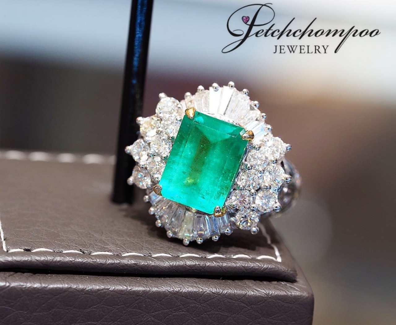[017540] Emerald Ring Discount 133,900