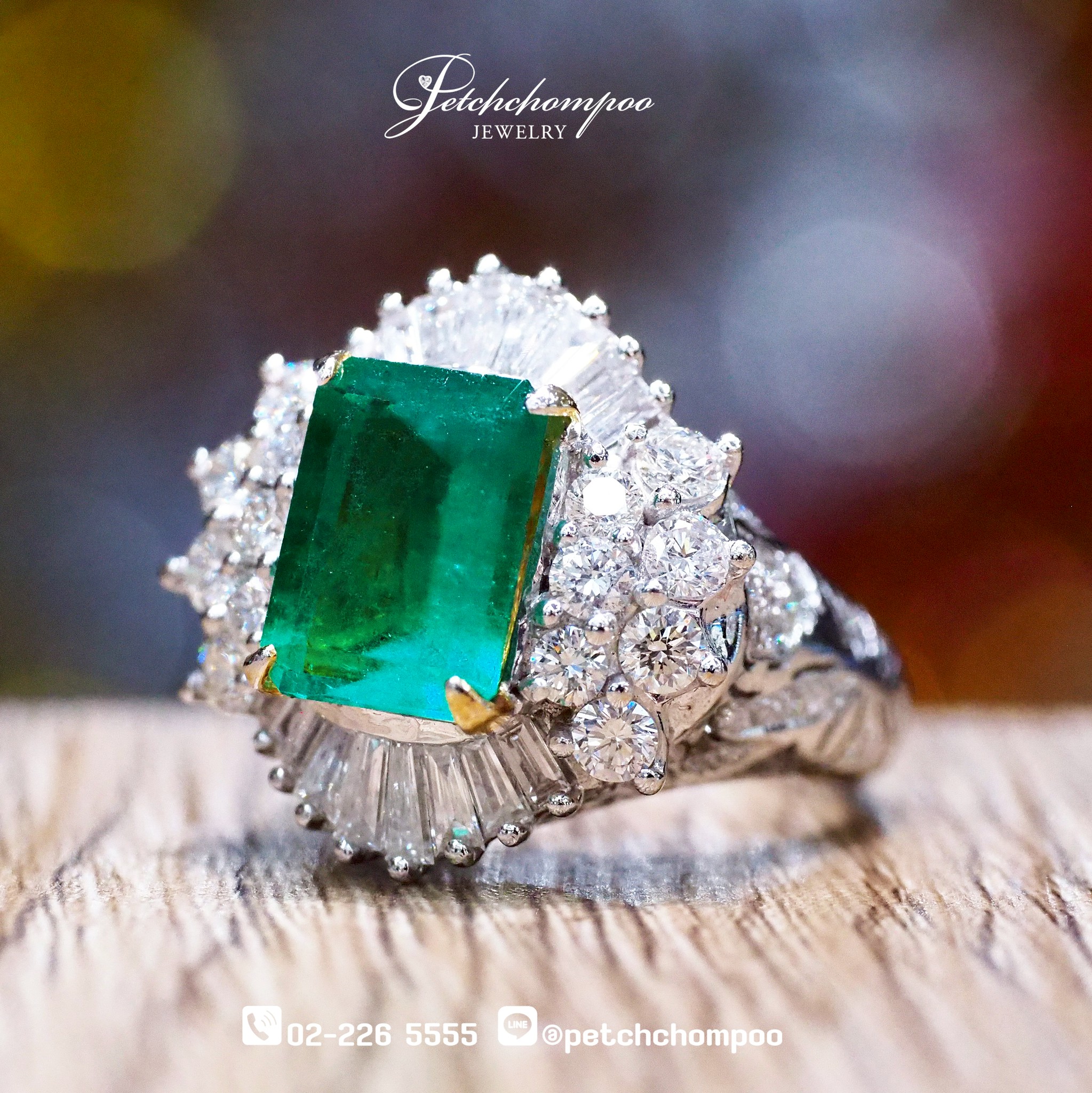 [017540] แหวนมรกต โค ลัม เบีย เนื้อแก้วล้อมเพชร ลดราคาเหลือ 133,900