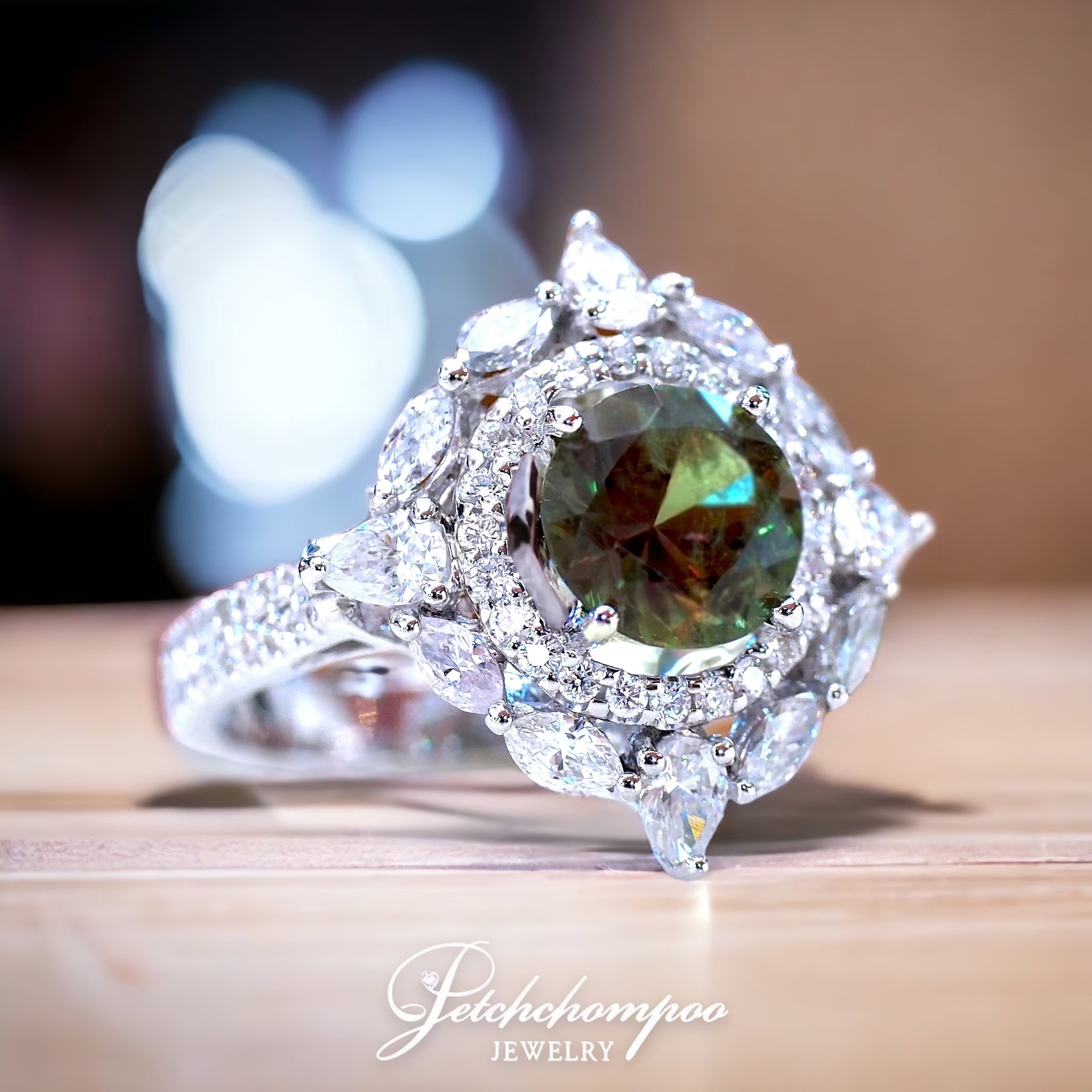 [28167] แหวน Alexandrite  2.13 กะรัตใบเซอร์ AIGS  290,000 