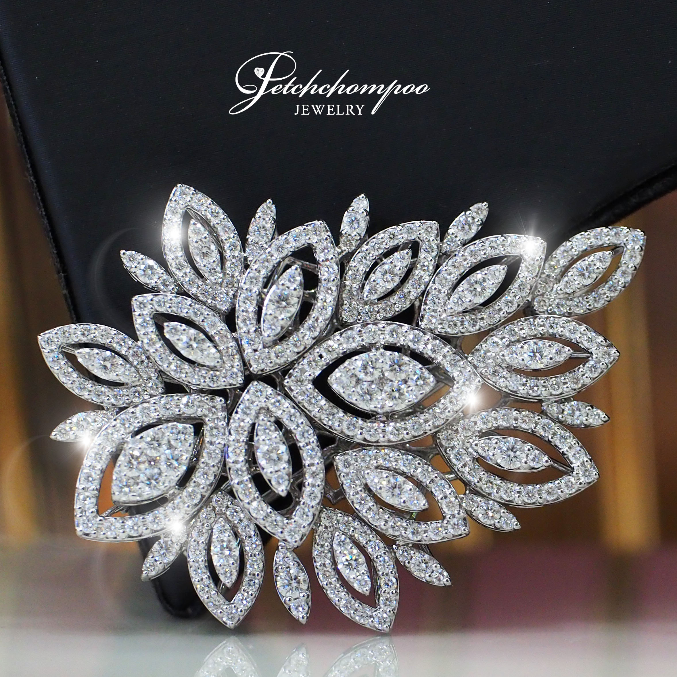 [27022] Diamond pendant and brooch 5.54 ct. Discount 239,000