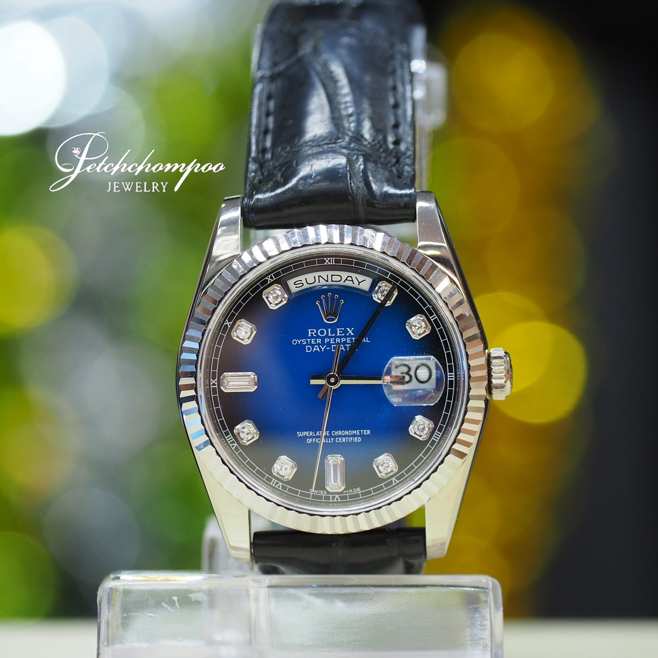 [30345] Rolex daydate ref.118239 รุ่นใหม่ white gold18k 3 จังหวะ หน้าปัดน้ำเงินเพชรเบ้าใหญ่  435,000 