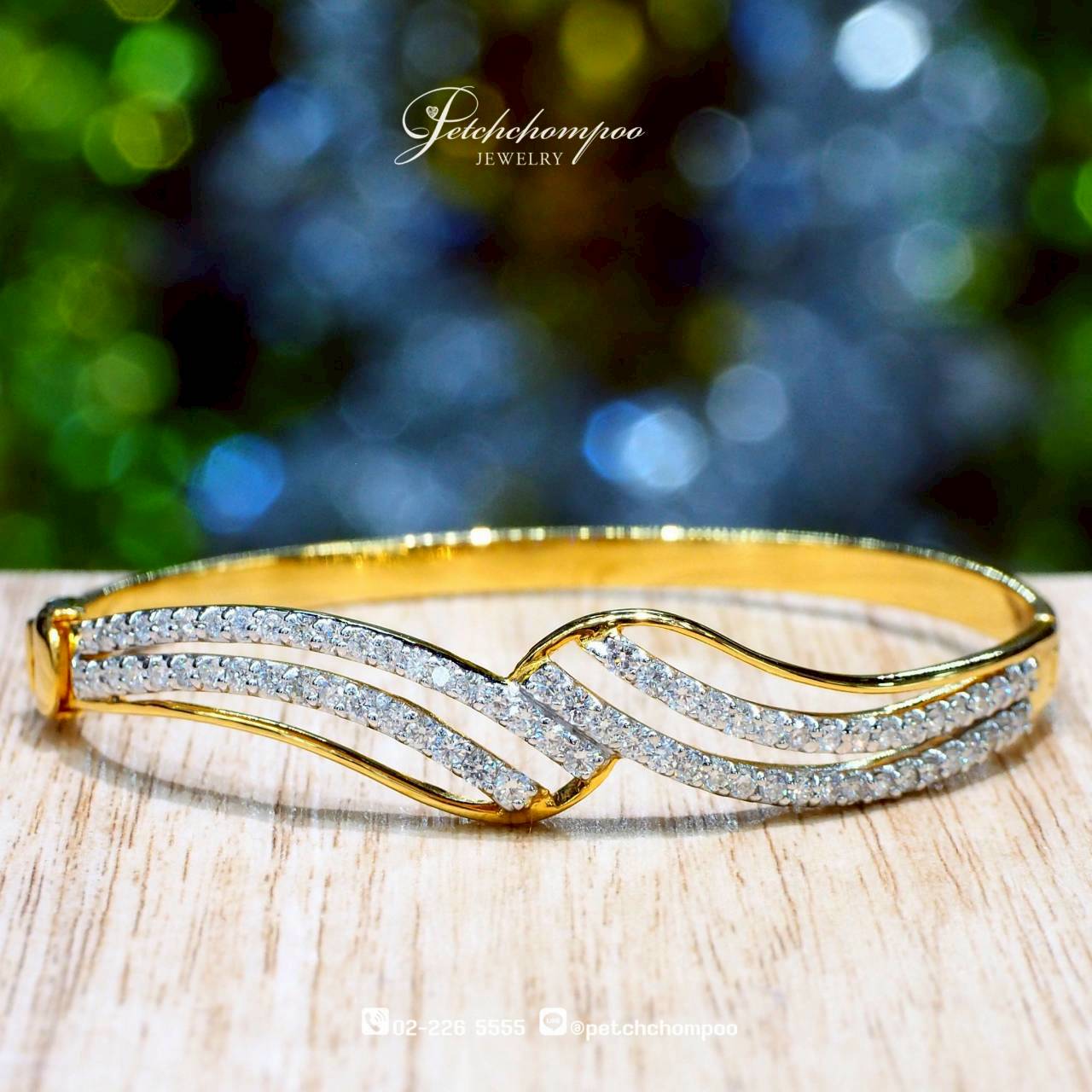 [30468] Waves of Brilliance™ – Double Wave Diamond Bangle  139,000 