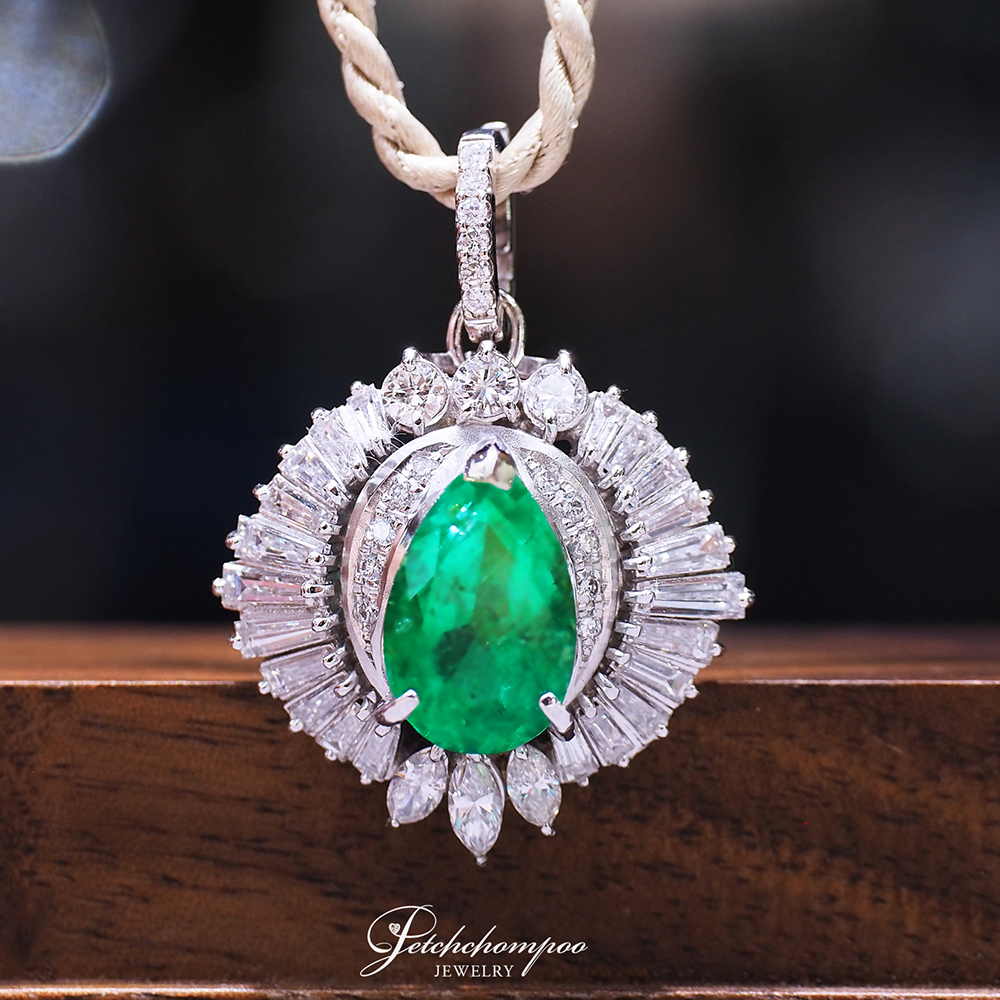 [31023] จี้มรกตThe Colombian Emerald teardrop Elegance 3.18 กะรัต  79,000 