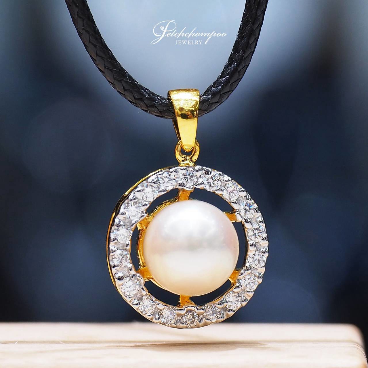 [31169] จี้ไข่มุก Lumina Pearl Halo ดีไซน์กงล้อล้อมรัศมีเพชร  29,000 