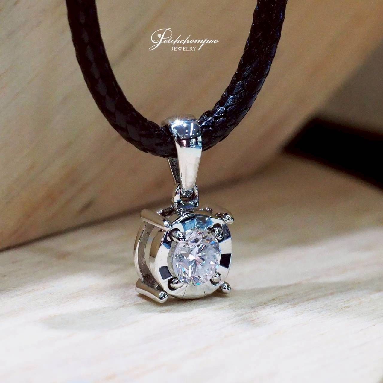 [30607] Luminé Petite Solitaire Pendant  11,000 