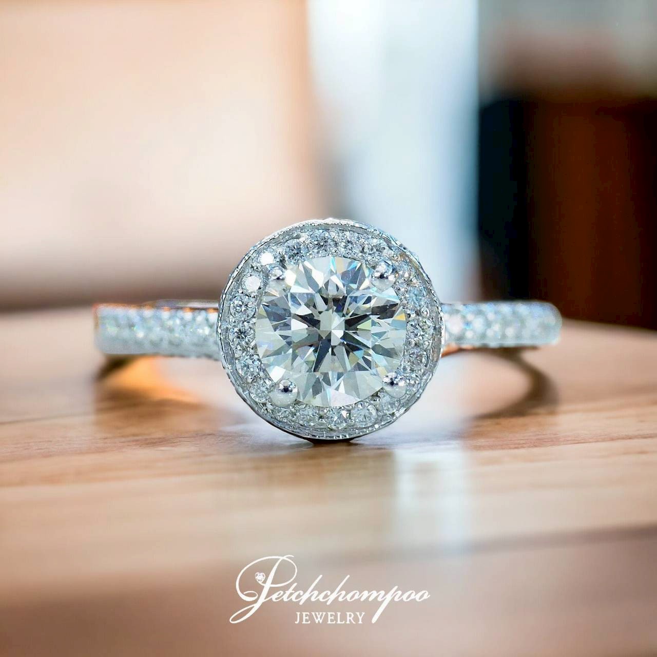 [28694] Center diamond ring 0.90 carat Discount 99,000