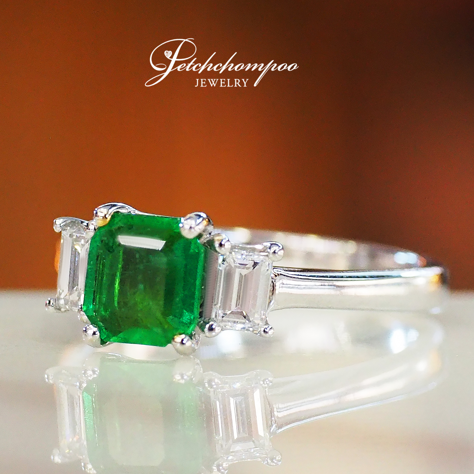 [020482] Emerald 1.00 cts diamond ring Discount 59,000