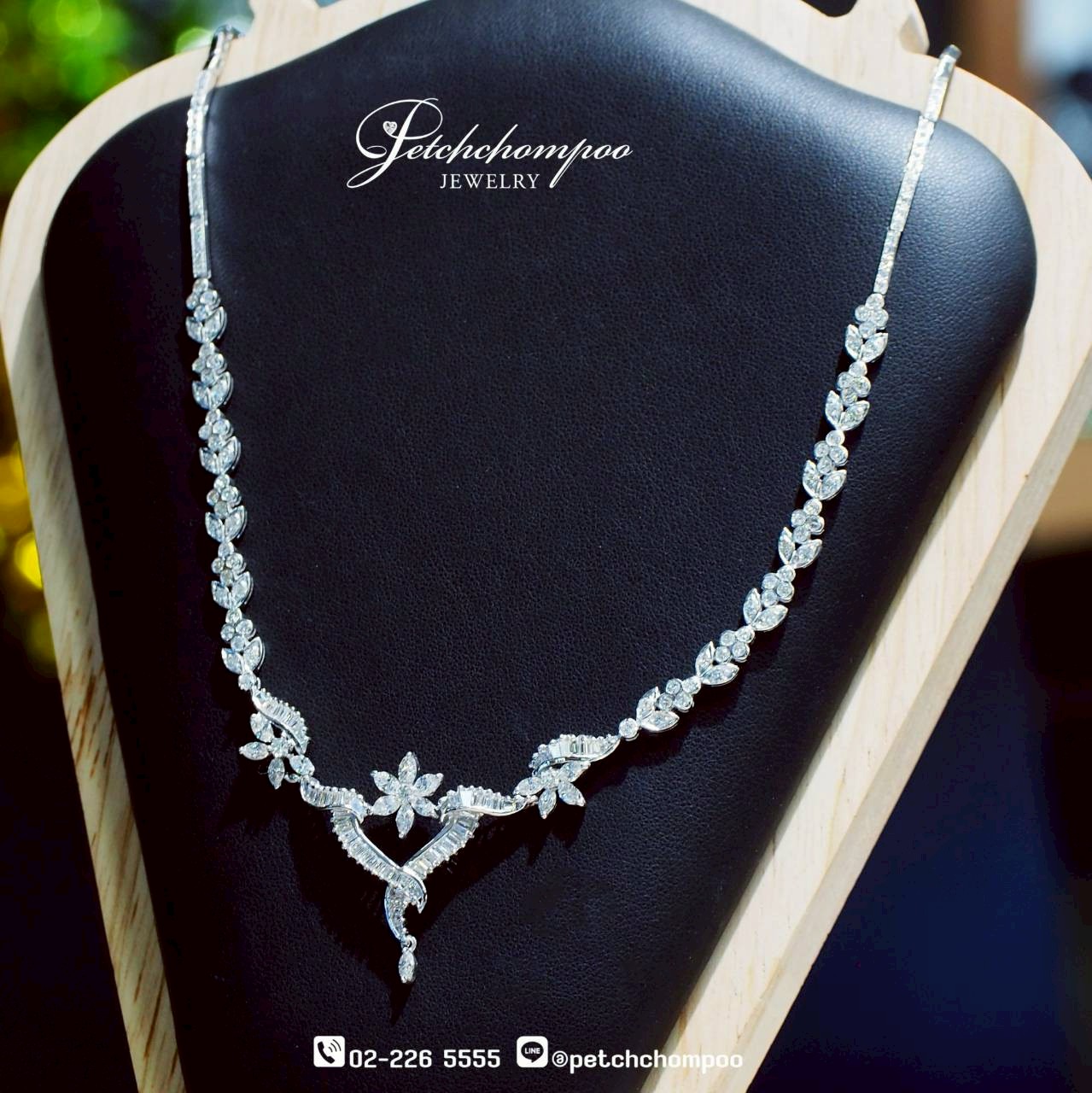 [30215] Floral Grace™ สร้อยคอเพชรลวดลายดอกไม้ 5.55 กะรัต  169,000 