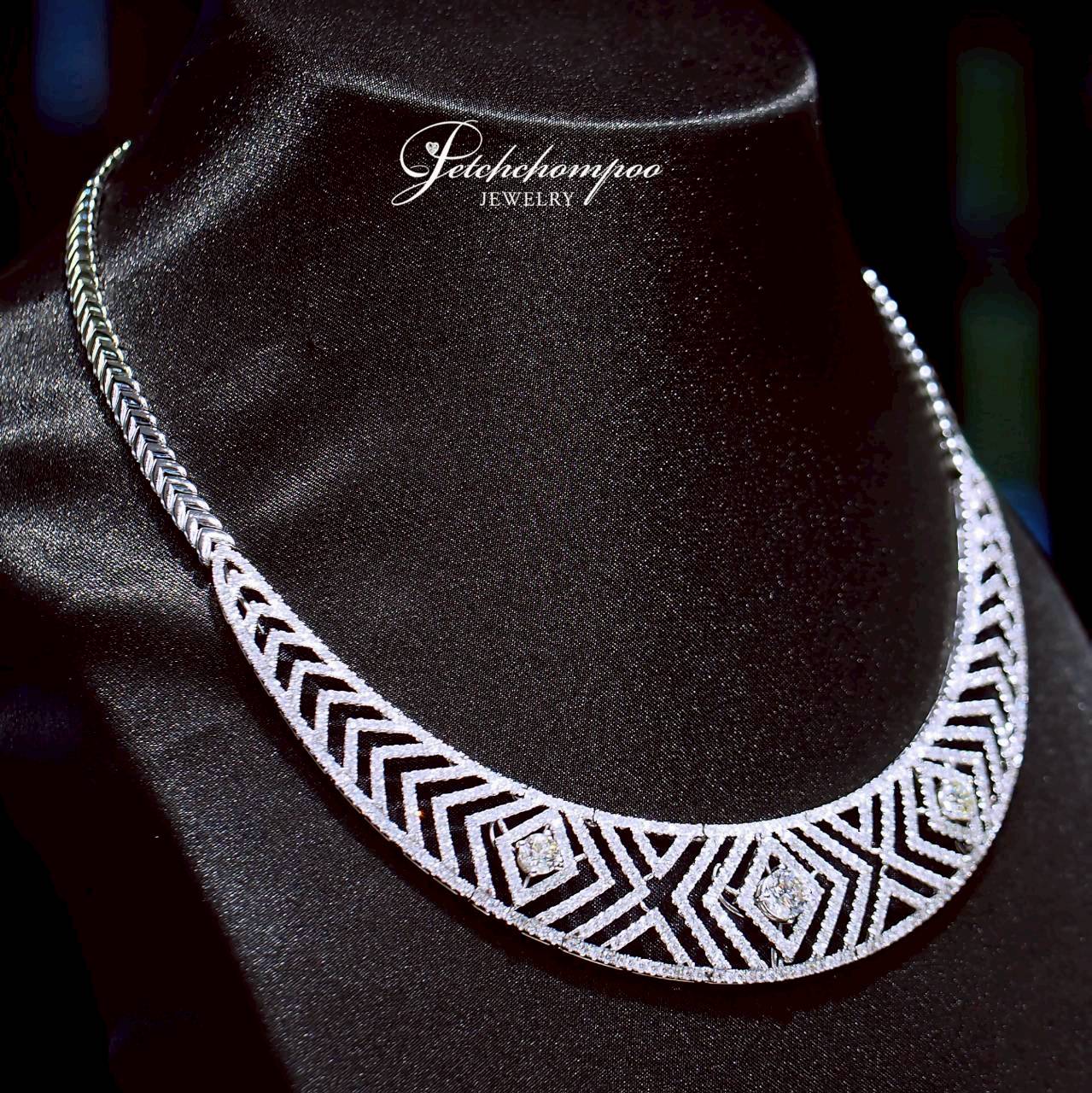 [30672] Imperial Radiance Symphony Royal Geometric Diamond Necklace  799,000 