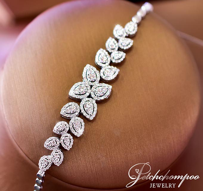 [020206] Diamond Flower Bracelet  89,000 