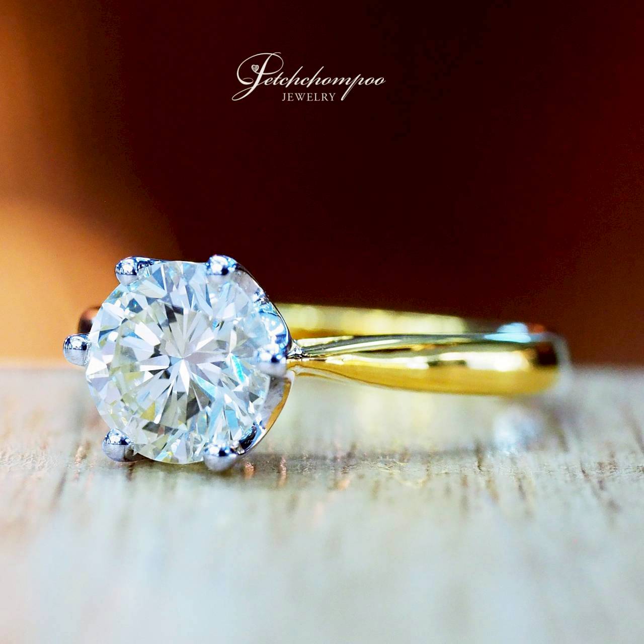 [020957] Golden Radiant Solitaire – 1.44ct Diamond Ring Discount 99,000