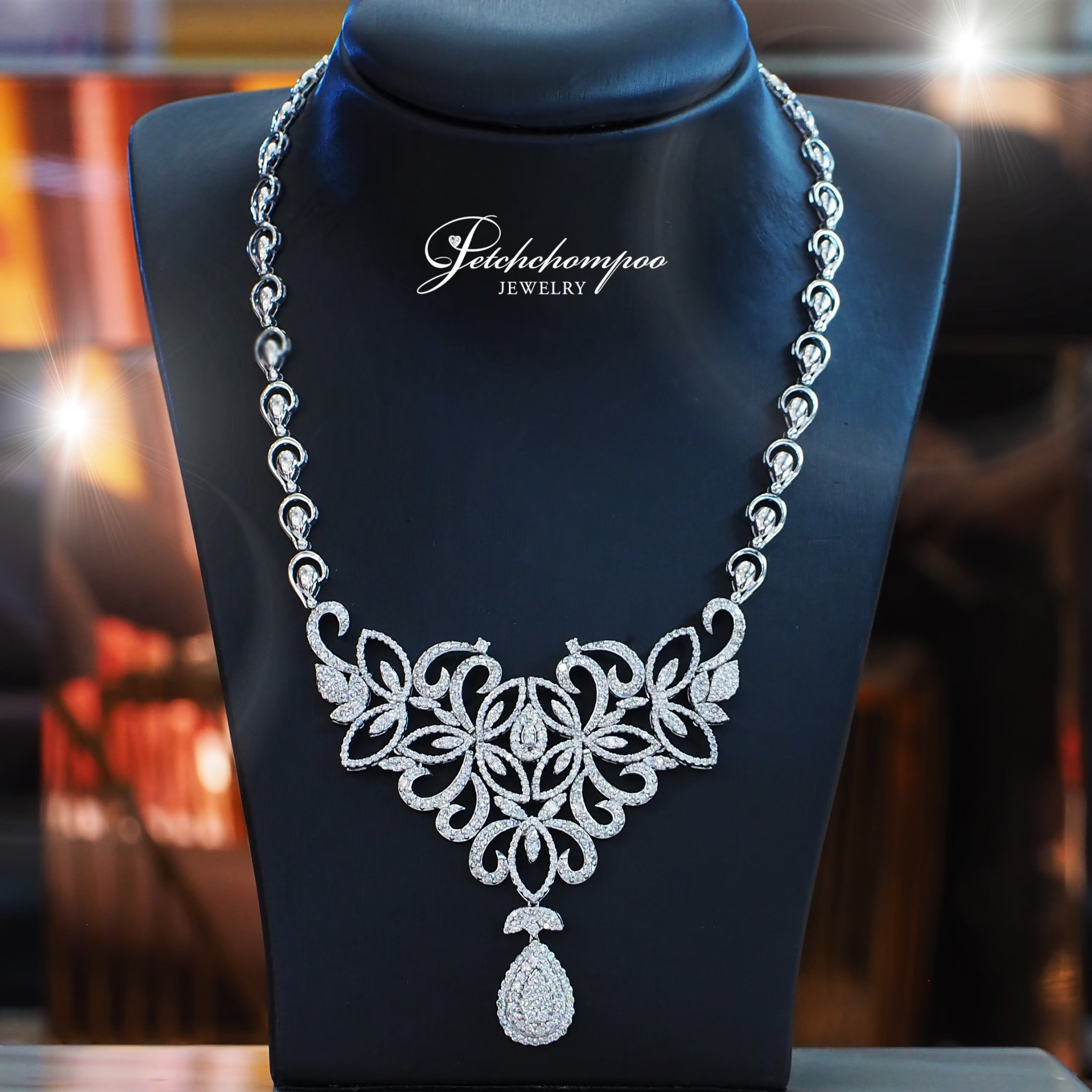 [28129] 9.74 carat diamond necklace  319,000 