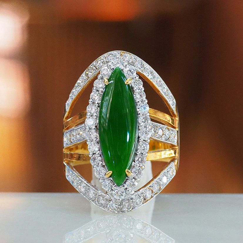 [020109] แหวนหยกพม่า IMprerial Jade ฝังเพชร  199,000 