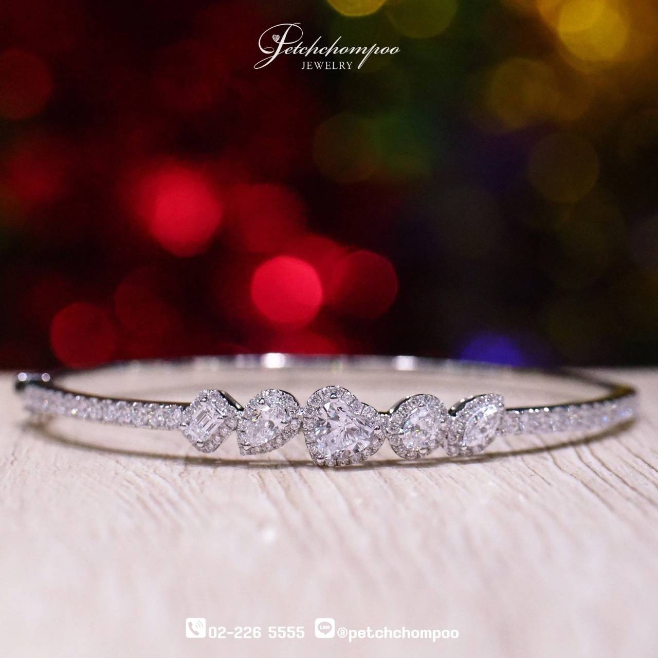 [29805] Radiant Harmony  Diamond Fancy Shape Bangle  199,000 