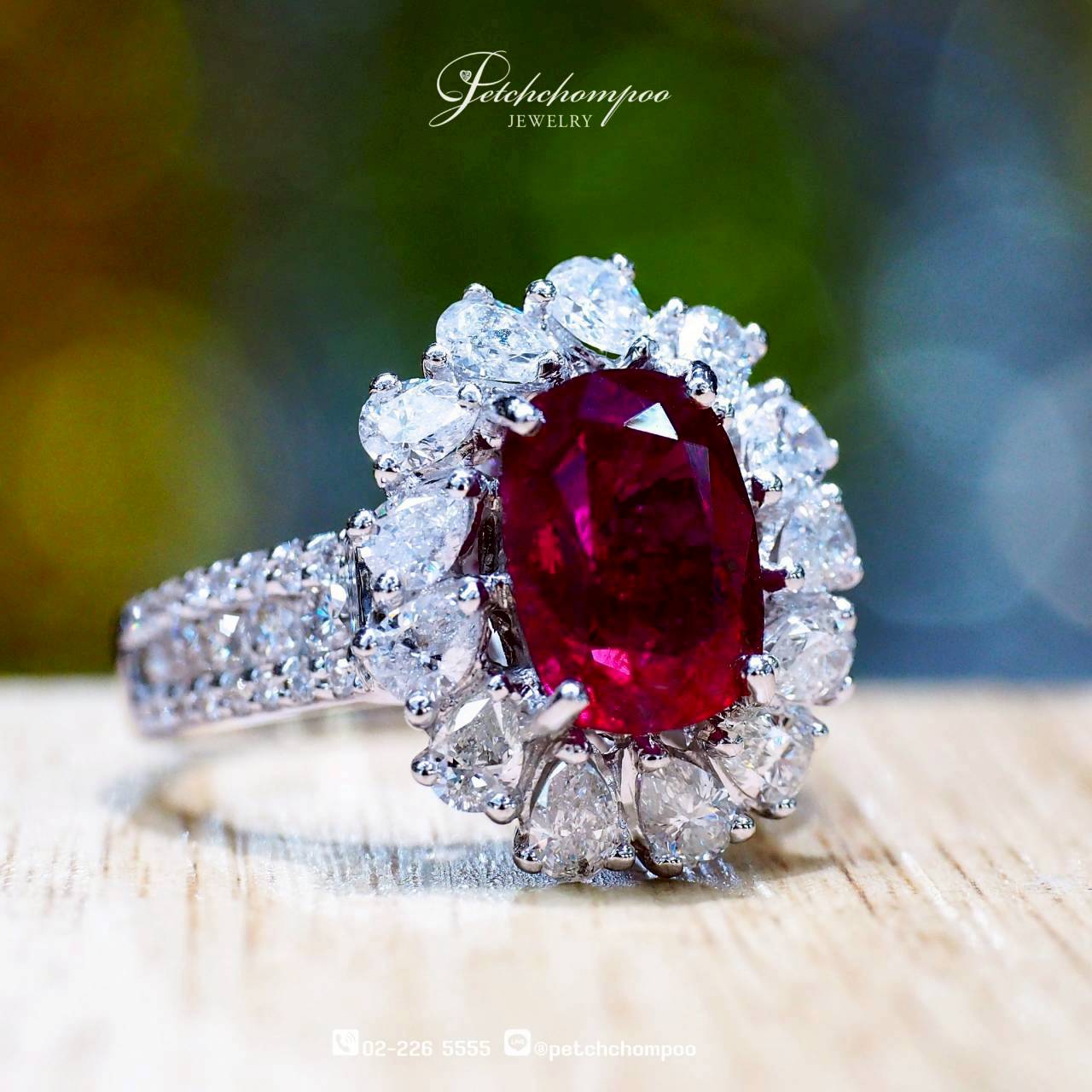 [30420] แหวนทับทิม Pinkish Red Madagascar Scarlet Aurora™ 4.18 กะรัต ล้อมเพชร (เซอร์ AIGS)  359,000 