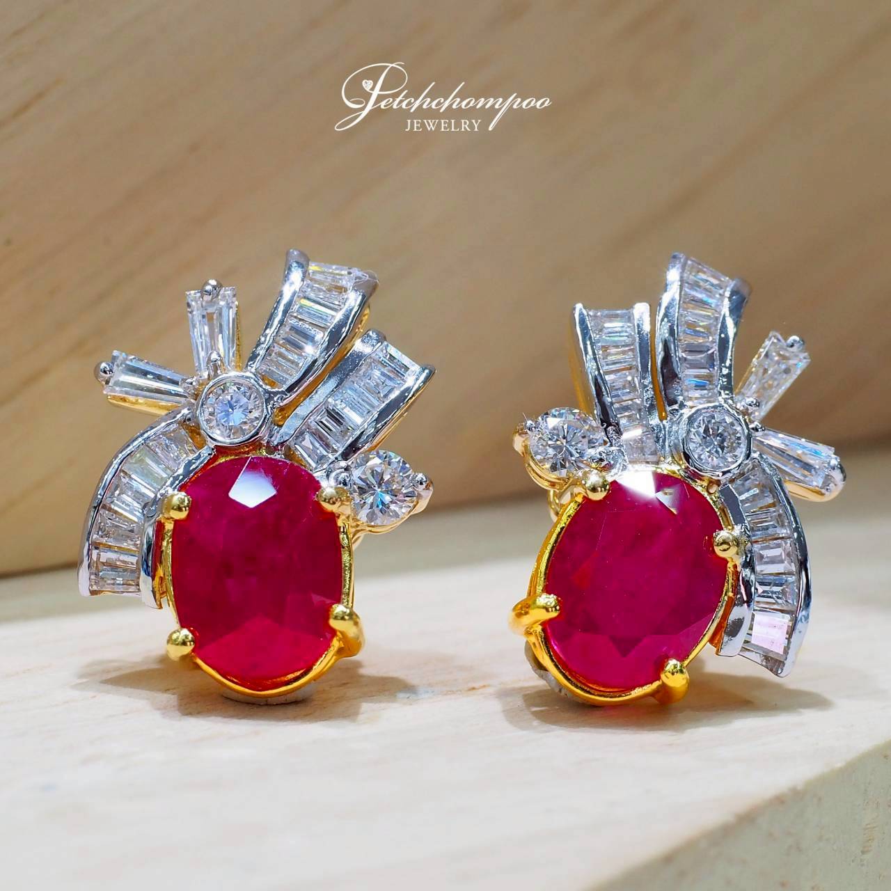 [30693] Royal Ruby Halo Burmese Ruby & Diamond Earrings / Emil  159,000 