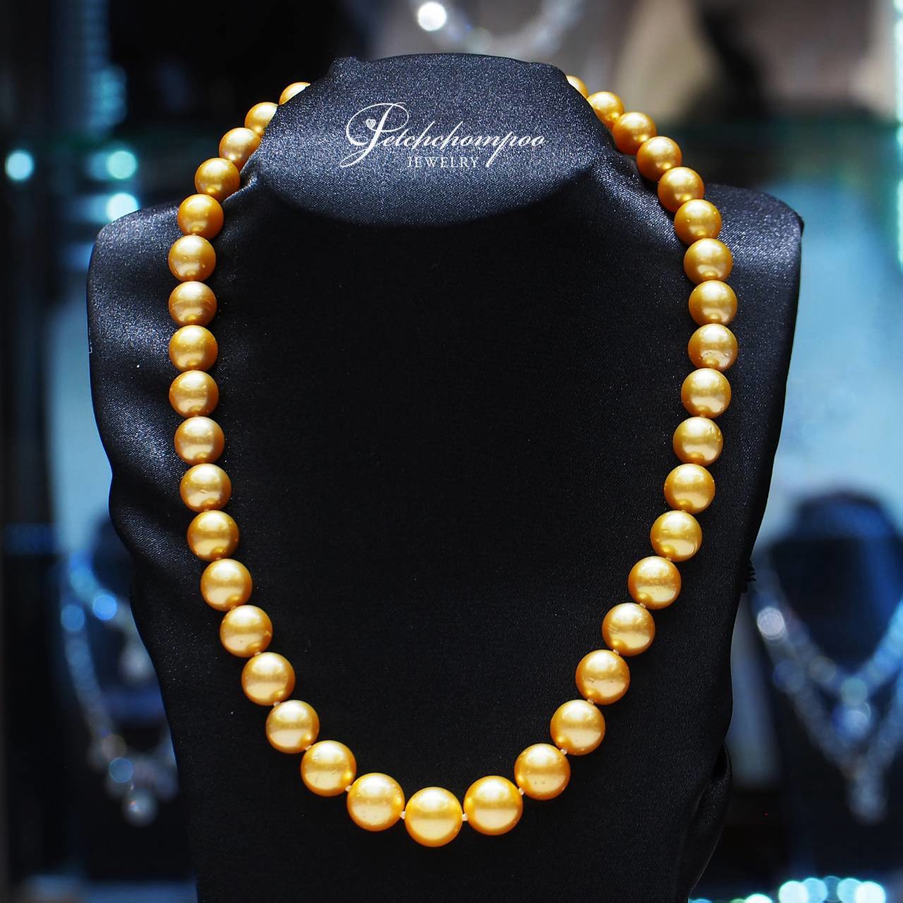 [31163] Golden Aurora 11-12mm Natural Golden South Sea Pearl Necklace  99,000 