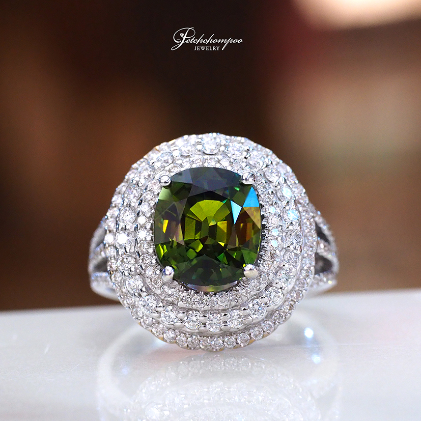 [29349] 3.75 carat Thailand green sapphire with diamond ring  89,000 