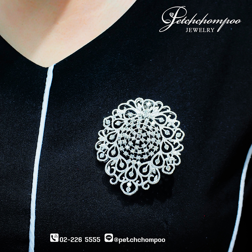 [30372] Celestial Bloom™ 12.50-Carat Diamond Brooch & Pendant  390,000 