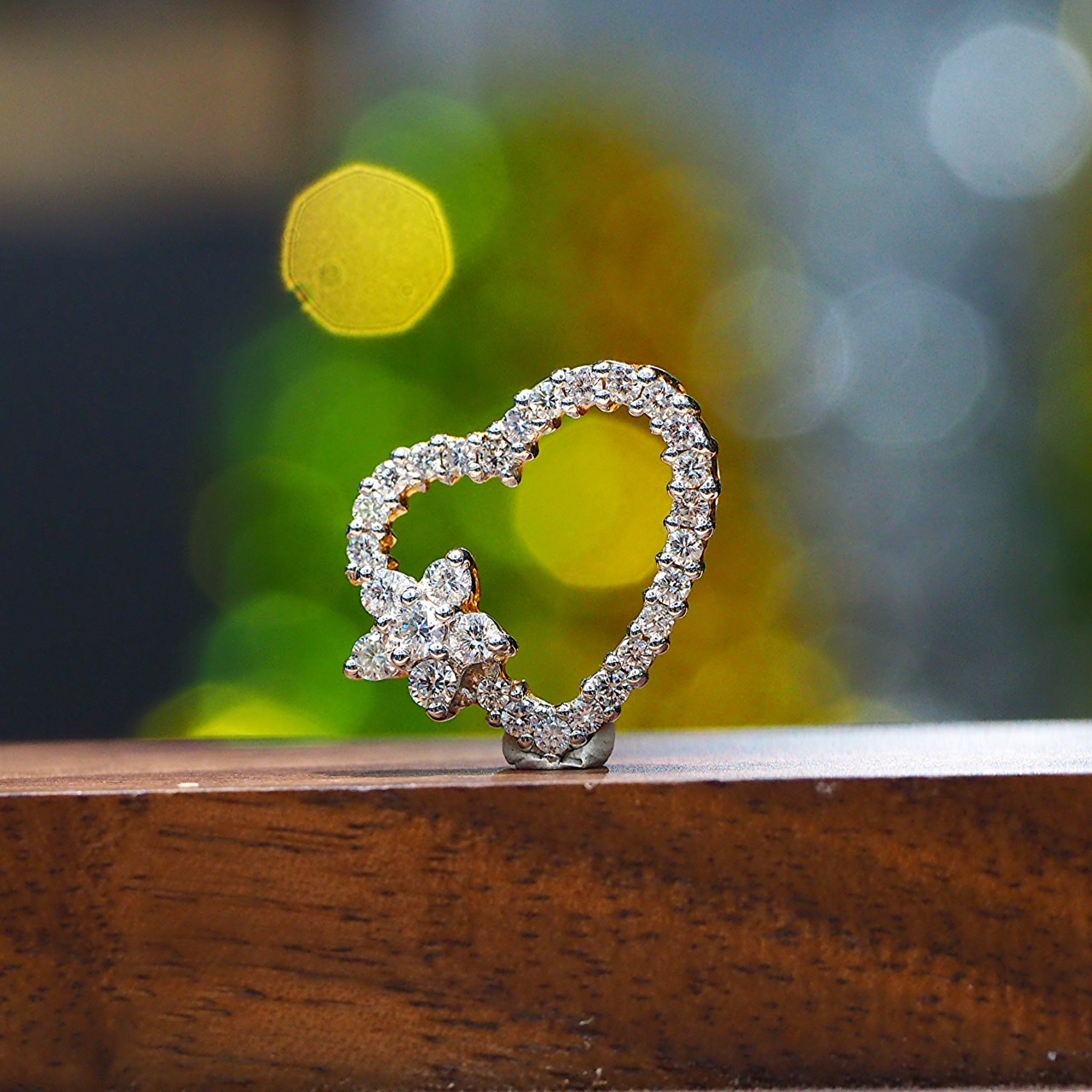 [26094] Heartful Blossom™ – Diamond Heart Pendant (0.70 Carat)  39,000 