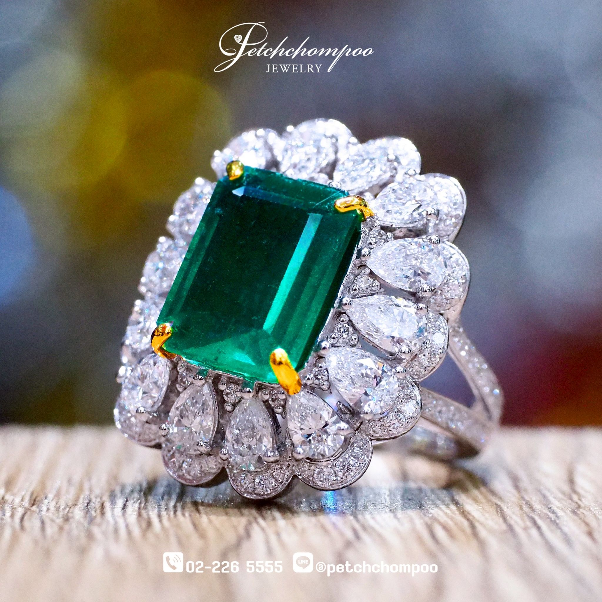 [25875] Emerald and diamond Ring  290,000 