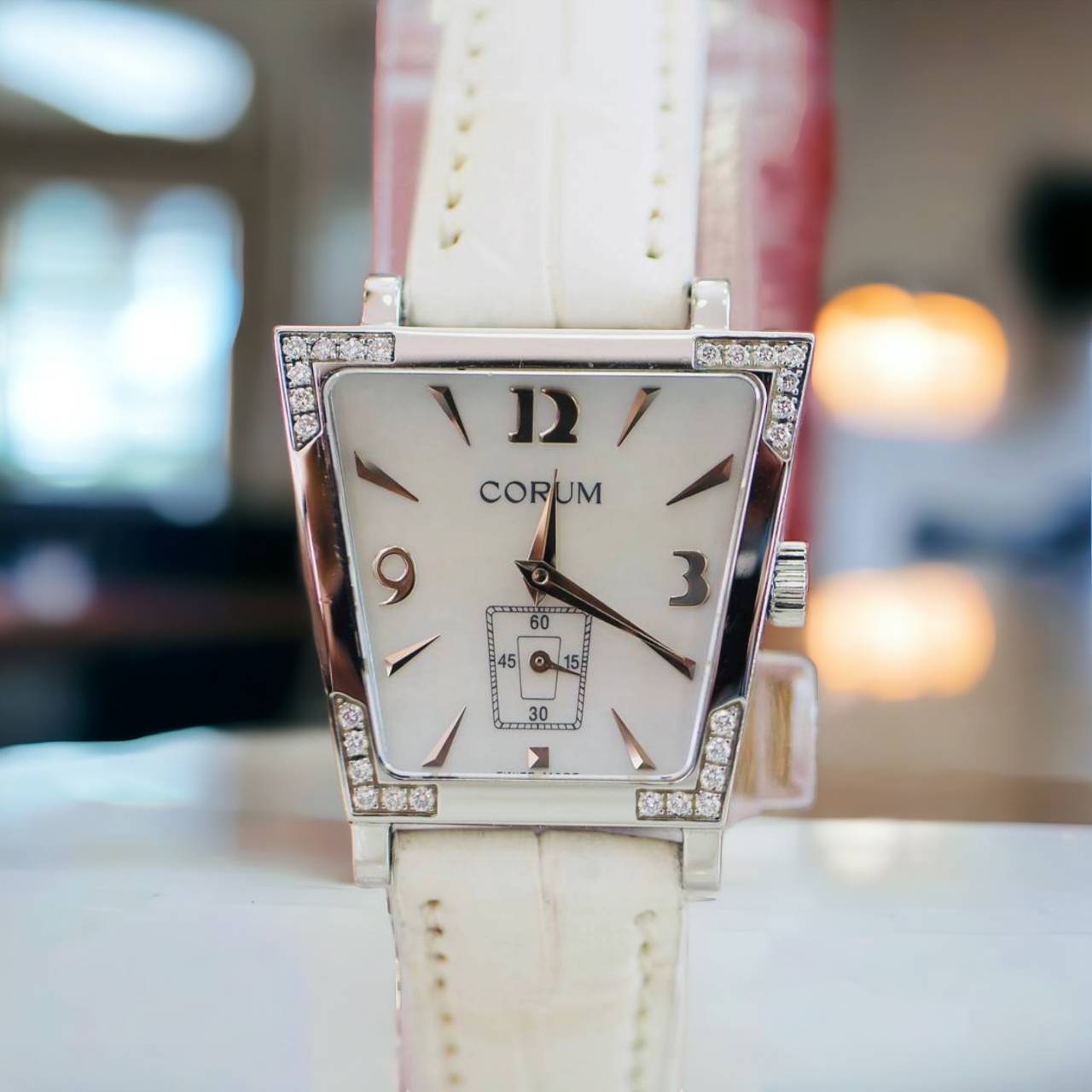 [26833] CORUM TRAPEZE  MOTHER OF PEARL 26MM  39,000 
