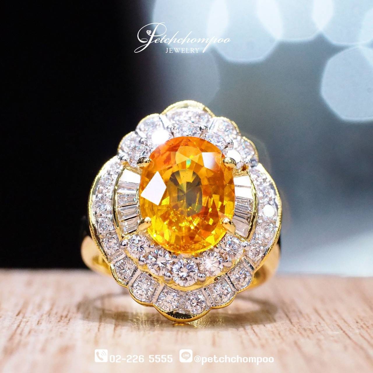 [29836] Bangkaja Yellow Sapphire Ring 5.85 Carats with Diamond Halo | Emil Certified  169,000 
