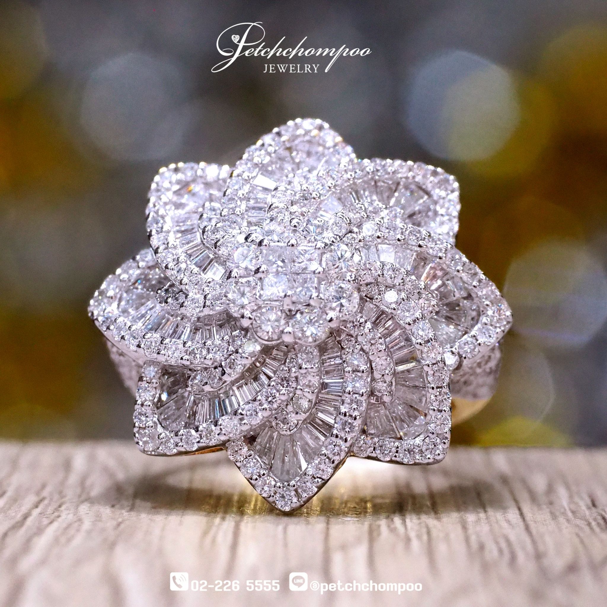 [020584] Flower Diamond Ring Discount 159,000