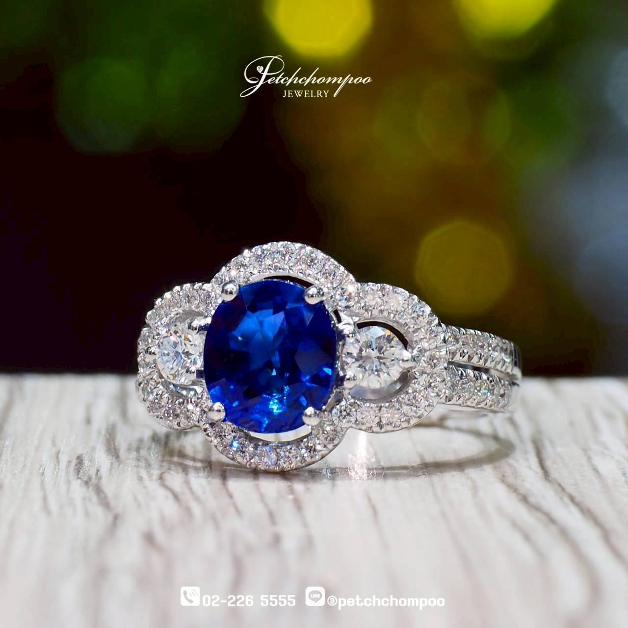 [30334] แหวนไพลินซีลอนพม่า Sapphire Serenade™ 1.60 กะรัต ล้อมเพชรหรูหรา | Emil  59,000 