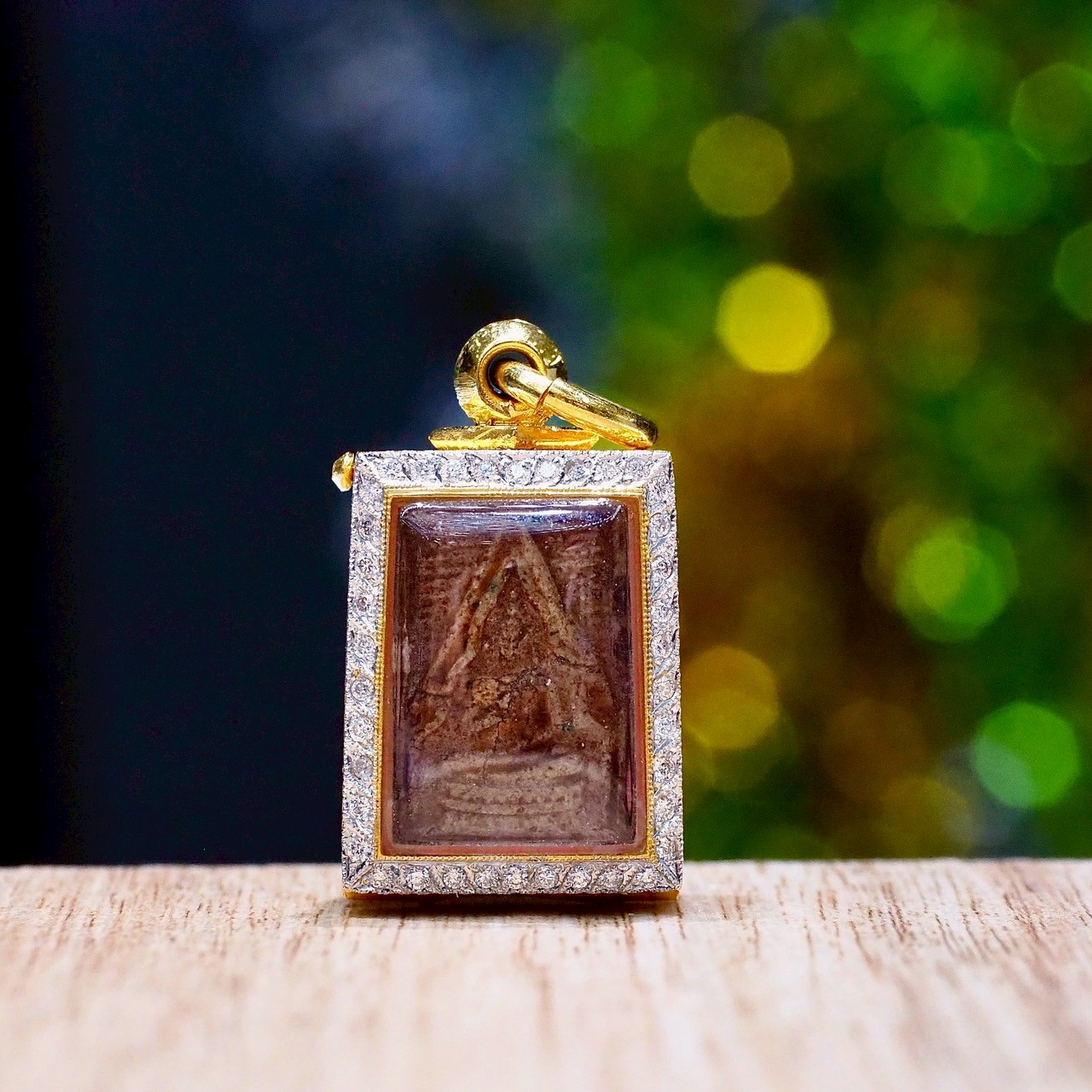 [30047] Phra Phong Khwan, Wat Pak Nam Phasi Charoen, first edition, powder material, gold frame with real diamonds, with certificate  249,000 