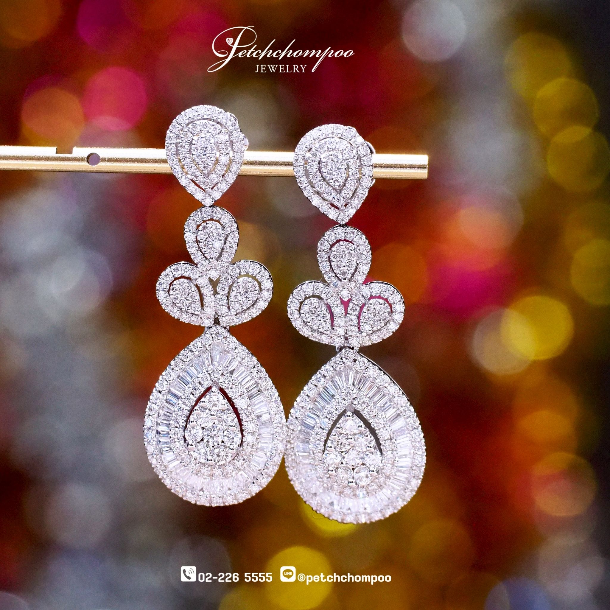 [28296] diamond chandelier earrings, 4.01 carats  199,000 