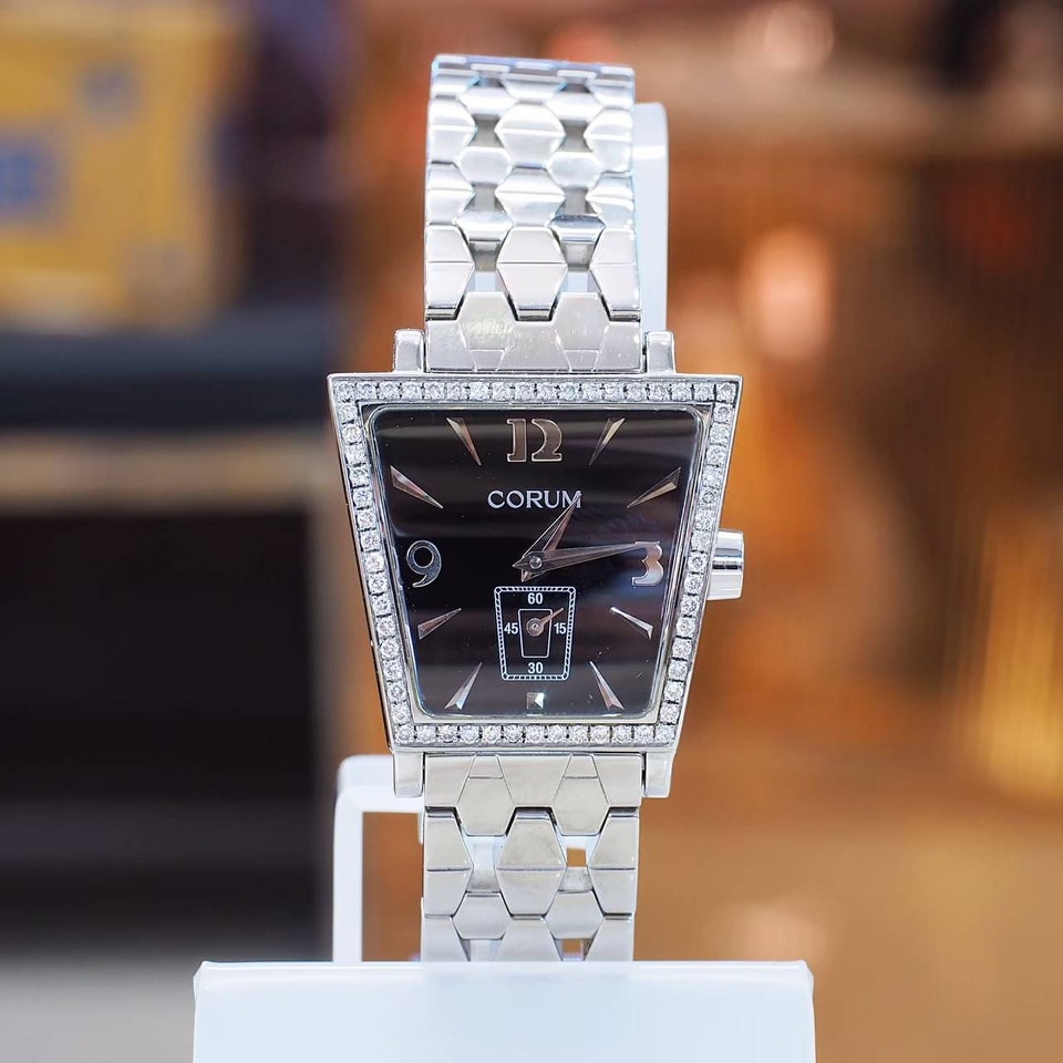 [28136] Corum trapeze size L Discount 55,000